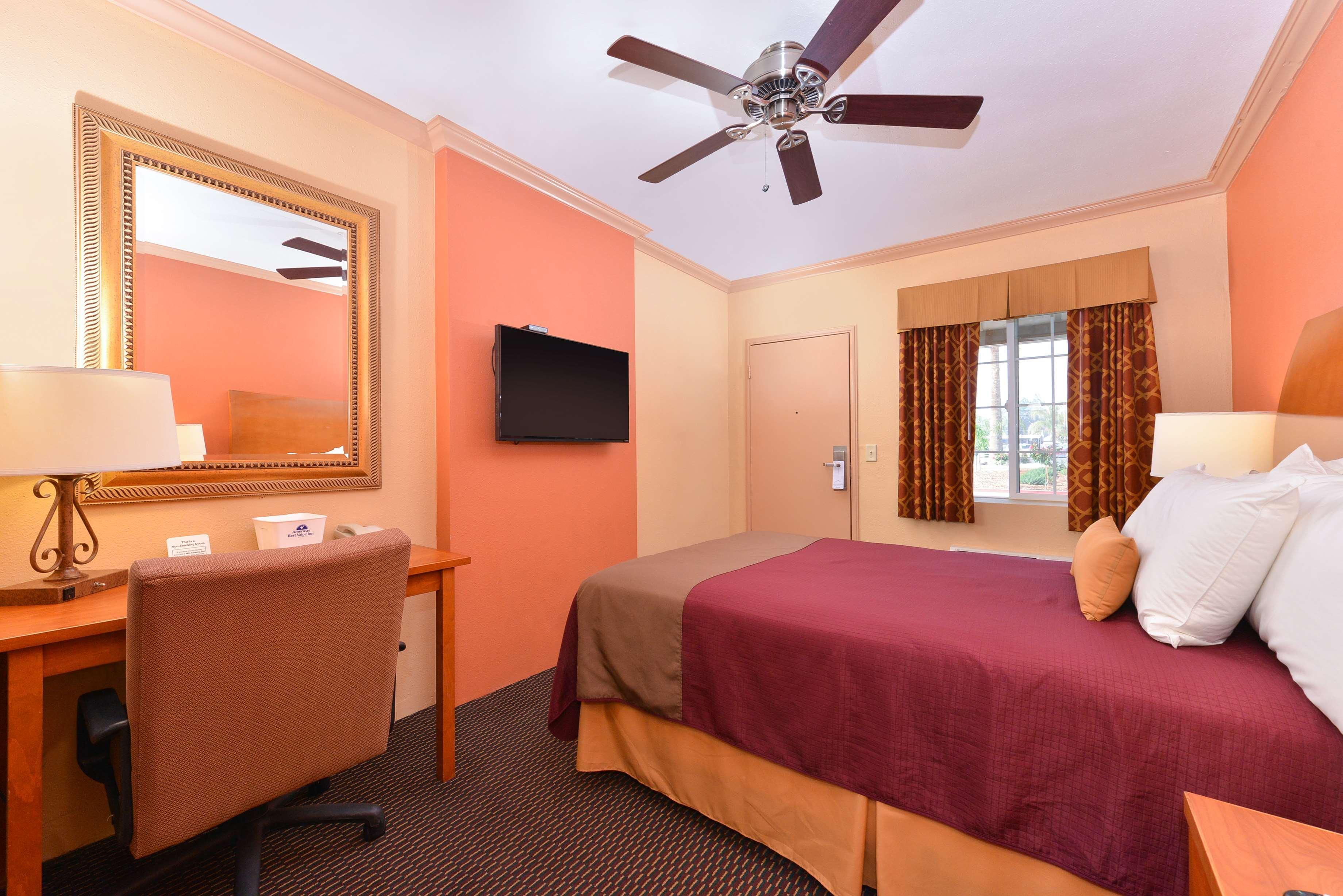 Americas Best Value Inn - Porterville Bagian luar foto