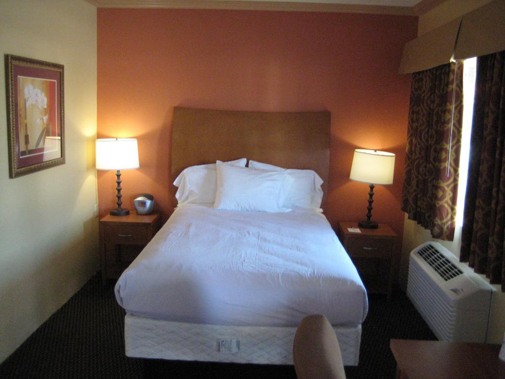 Americas Best Value Inn - Porterville Ruang foto