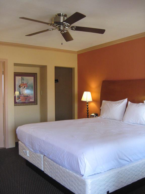 Americas Best Value Inn - Porterville Bagian luar foto